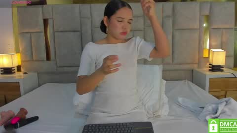 valtira nova online show from April 5, 7:35 pm