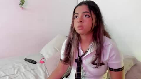 valy_shyness online show from March 4, 1:56 am