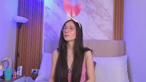 vane_coral online show from April 6, 11:00 am