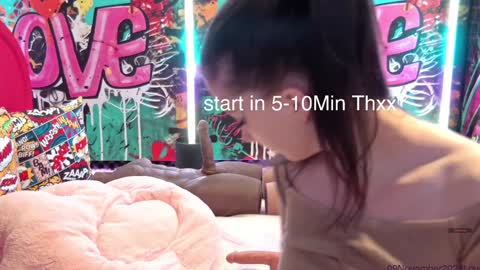  Vanessa  online show from November 9, 3:30 pm