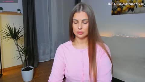 vanessa_moonn online show from October 12, 1:57 pm