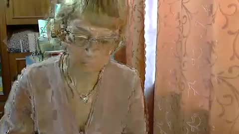 Vanillaxcreamy online show from February 14, 6:45 am