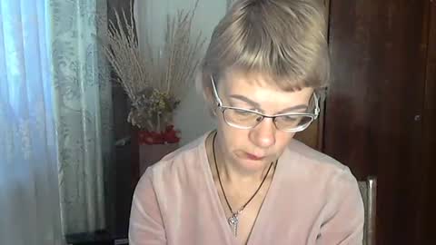 Vanillaxcreamy online show from October 27, 9:27 am