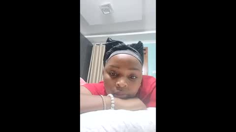 vannencia online show from April 11, 8:45 pm