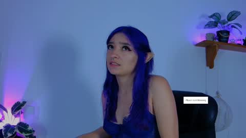 Snapshot of vayolett_dakotta chatting on October 26, 1:45 am Vayolett online show from October 26, 1:45 am