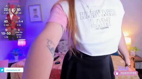 Vee Simons online show from March 4, 7:43 pm