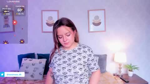 Vee Simons online show from February 28, 7:35 pm