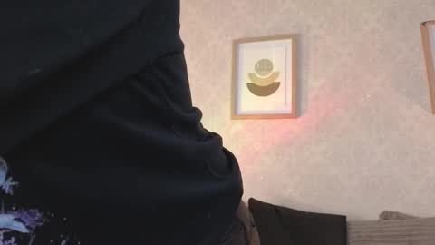 Vee Simons online show from November 24, 8:00 pm