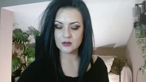 VeilRoom online show from February 25, 8:40 pm