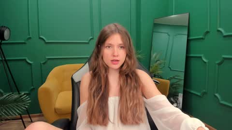 velvet_cherry online show from January 12, 3:24 pm