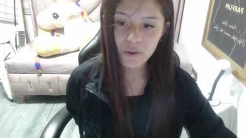 velvet_moon_v online show from December 4, 1:35 pm