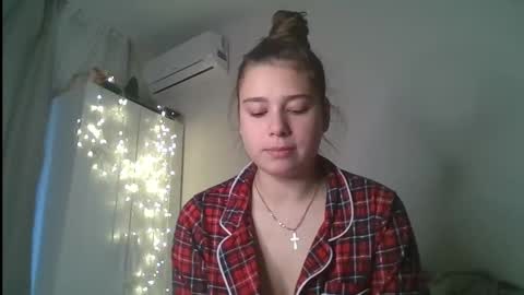 velveted_ivy online show from December 14, 10:32 am