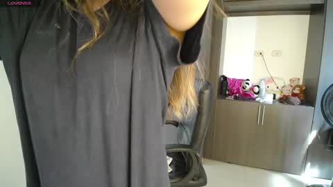 Venelope 3 online show from February 17, 7:46 pm