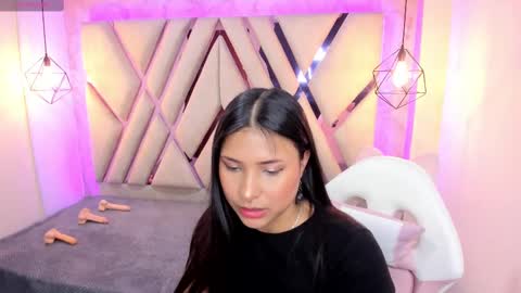 Domelipa  online show from December 4, 6:39 pm