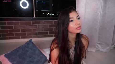 vero_cam online show from February 25, 2:58 am