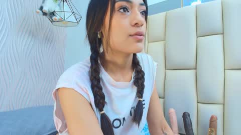 Vero online show from November 18, 12:06 pm