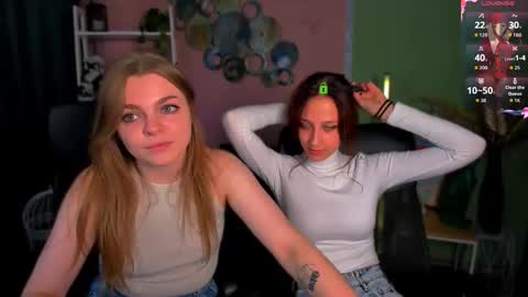 Snapshot of veronica_bubble chatting on September 22, 8:51 pm Ronni online show from September 22, 8:51 pm