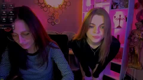 Snapshot of veronica_bubble chatting on October 12, 9:28 pm Ronni online show from October 12, 9:28 pm