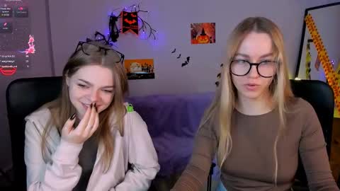 Snapshot of veronica_bubble chatting on October 20, 7:06 pm Ronni online show from October 20, 7:06 pm