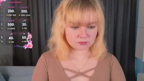Snapshot of veronica_christensen chatting on October 2, 7:24 am Maria online show from October 2, 7:24 am