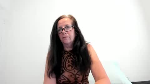 verysassypeachgoddess online show from April 3, 1:09 pm