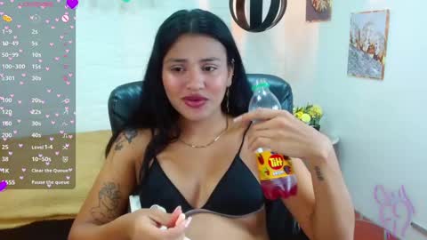 nahomy online show from March 6, 1:14 pm