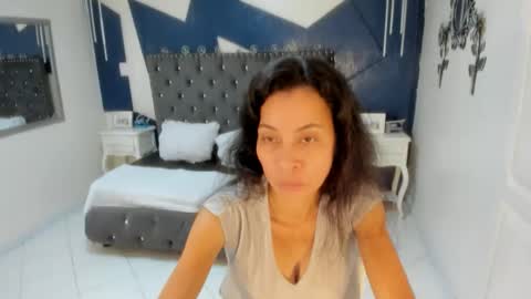 Victoria  grey  online show from March 27, 8:20 pm