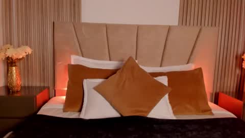 VIC online show from November 7, 12:00 pm