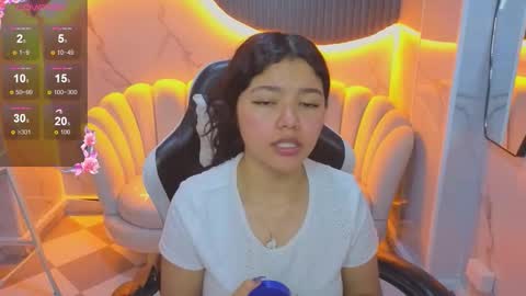 victoria_castillo_b online show from November 7, 8:25 pm