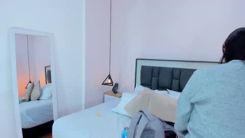 valentina online show from November 15, 9:32 am