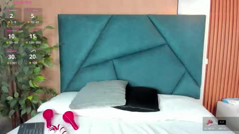 Victoria Harris online show from December 2, 12:40 pm