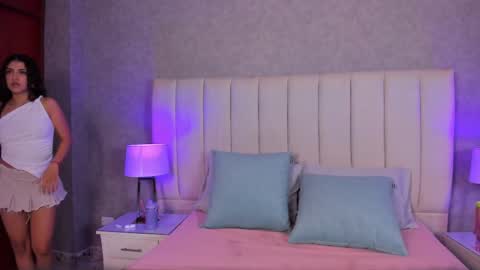  Victoria Lozano  online show from February 12, 12:44 pm