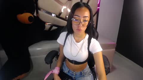 Victoria  online show from February 27, 4:43 pm