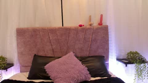 victoriaa_anderson_ online show from April 8, 3:58 pm