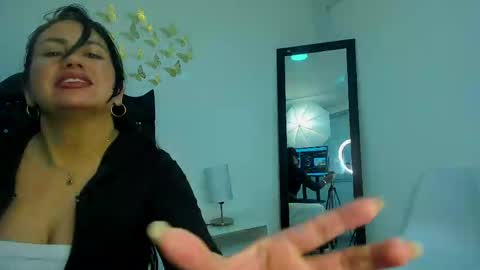 victoriacg online show from May 9, 2:19 pm