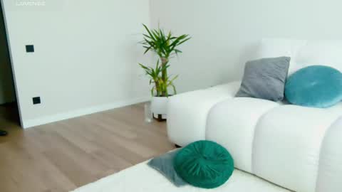 Miss V online show from November 2, 6:17 am