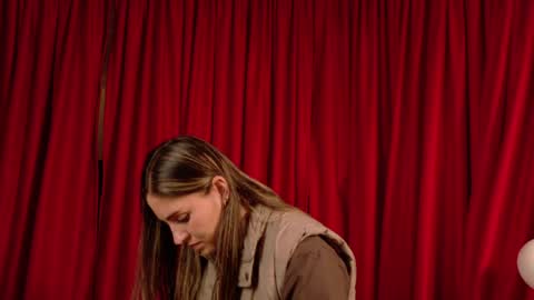 VictoriaNova online show from April 5, 5:12 pm