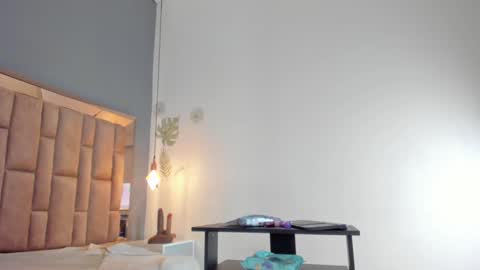 Snapshot of victoriaroyce1 chatting on January 17, 12:42 pm Victoria  online show from January 17, 12:42 pm
