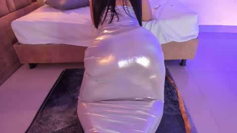 Victoria  online show from November 13, 5:45 pm