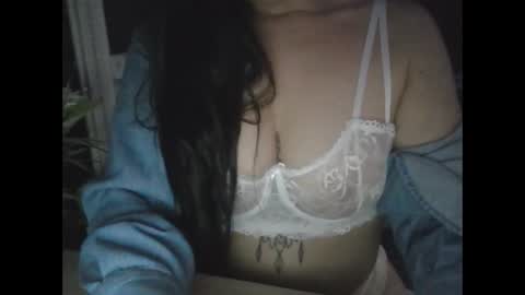 victoriaskyee online show from May 15, 4:27 am