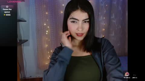 Snapshot of victoriia_henao_ chatting on February 17, 3:15 am victoriia_henao_ online show from February 17, 3:15 am