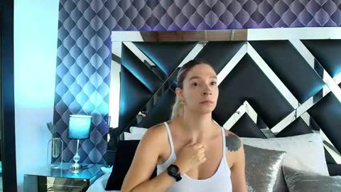 victtoria lee online show from February 17, 11:11 pm