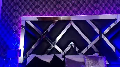 victtoria lee online show from September 18, 8:18 pm