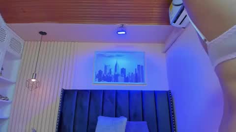 Viiolett online show from November 4, 9:31 pm