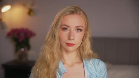 vika54784 online show from May 18, 4:40 am