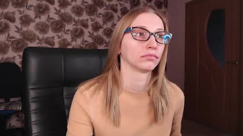 Snapshot of vikaericka chatting on January 20, 7:04 am Vika online show from January 20, 7:04 am