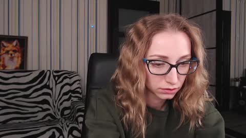 Snapshot of vikaericka chatting on March 8, 7:18 pm Vika online show from March 8, 7:18 pm