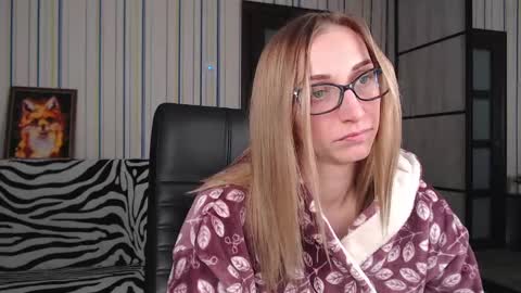 Snapshot of vikaericka chatting on February 20, 1:25 am Vika online show from February 20, 1:25 am