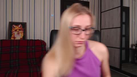 Snapshot of vikaericka chatting on September 24, 2:05 pm Vika online show from September 24, 2:05 pm