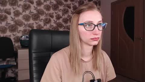 Snapshot of vikaericka chatting on January 13, 5:44 pm Vika online show from January 13, 5:44 pm